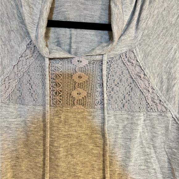 Rewind Women’s Gray Lace-Trimmed Lightweight Hoodie - Size XL - Picture 3 of 5
